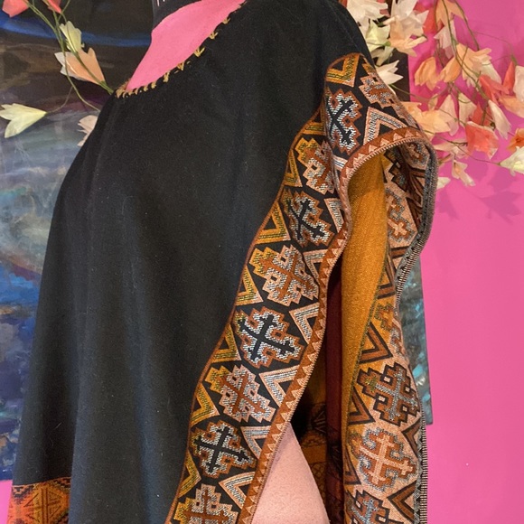 Beautiful Bohemian Fringed Tunic Poncho Loungewear Layering Dress w/ Open Sides - Picture 6 of 10